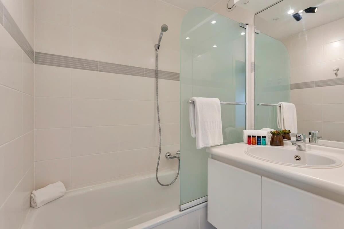 Huswell - Cosy Apartment With Amazing Beach View Oostende Exteriör bild