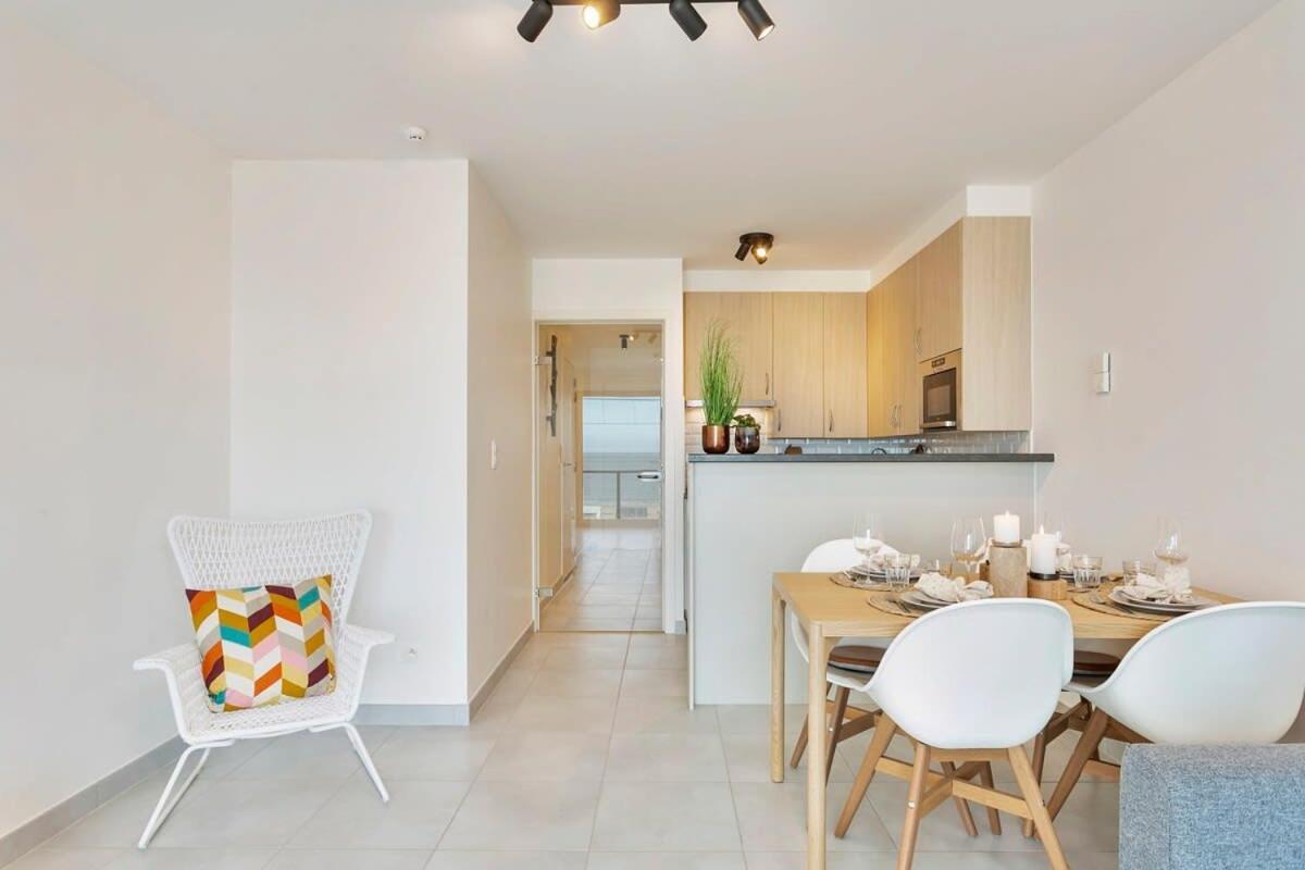 Huswell - Cosy Apartment With Amazing Beach View Oostende Exteriör bild